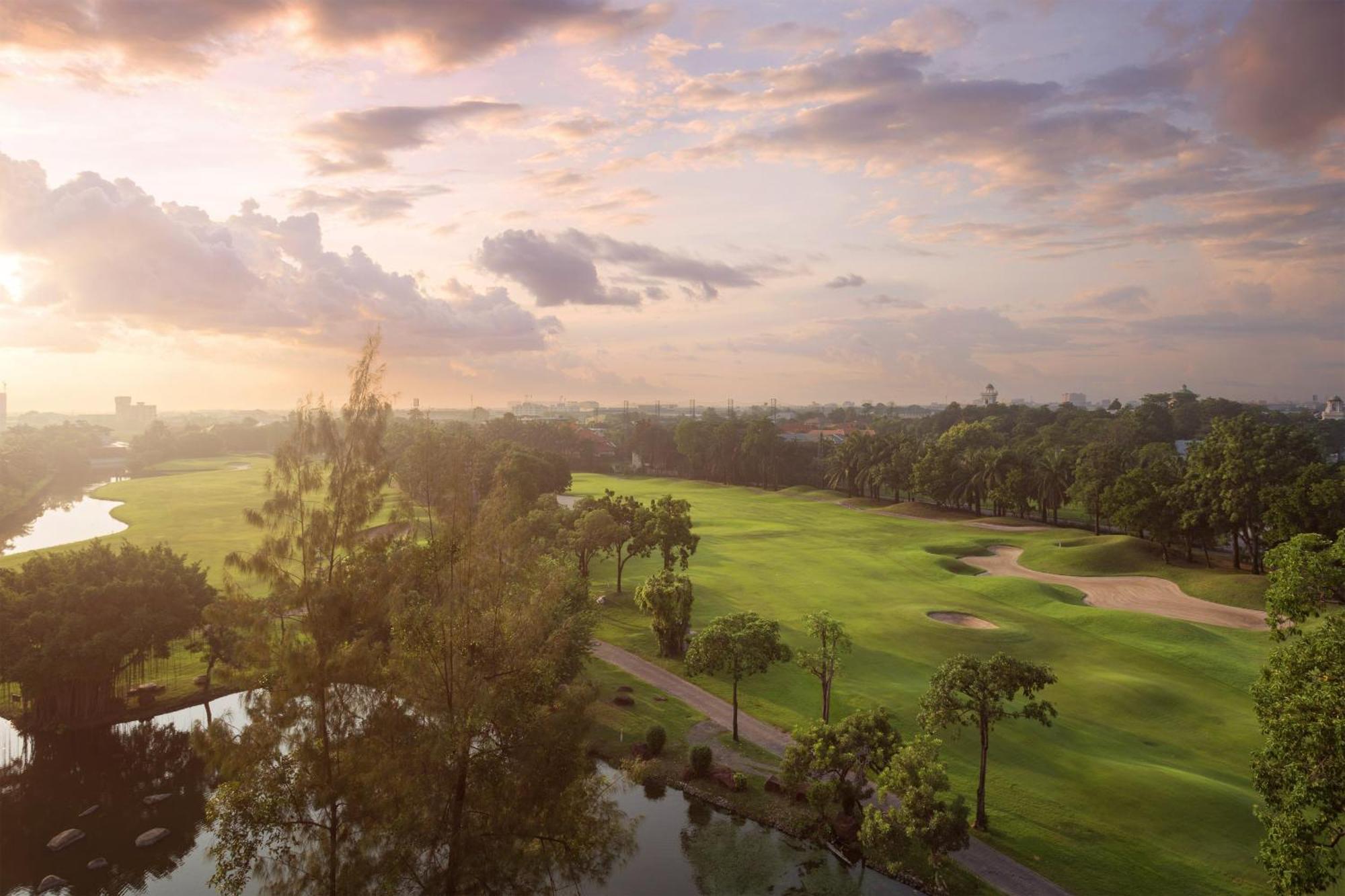 Le Meridien Suvarnabhumi, Golf And Khu nghỉ mát 5*