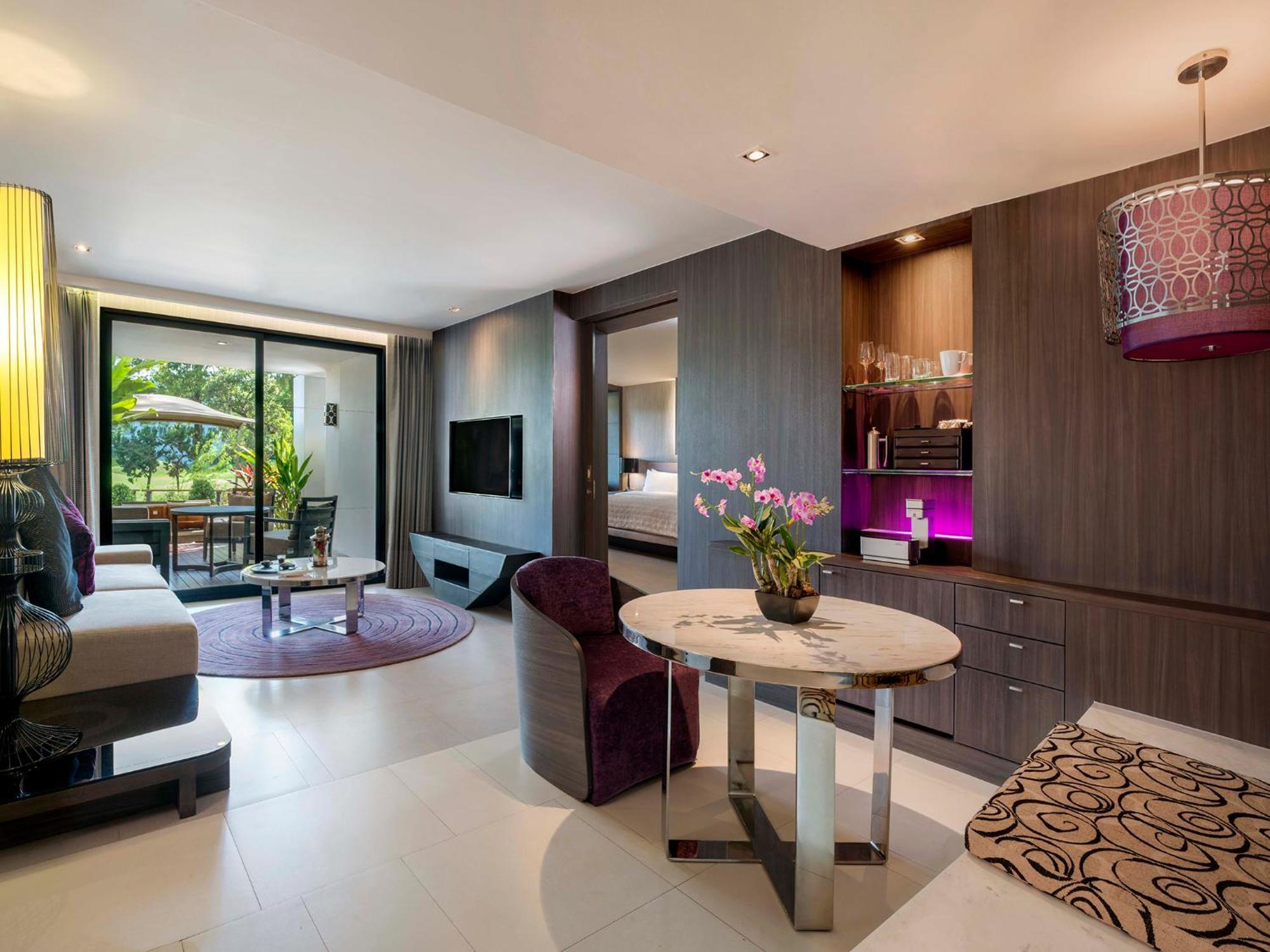 Le Meridien Suvarnabhumi, Golf And Khu nghỉ mát 5*